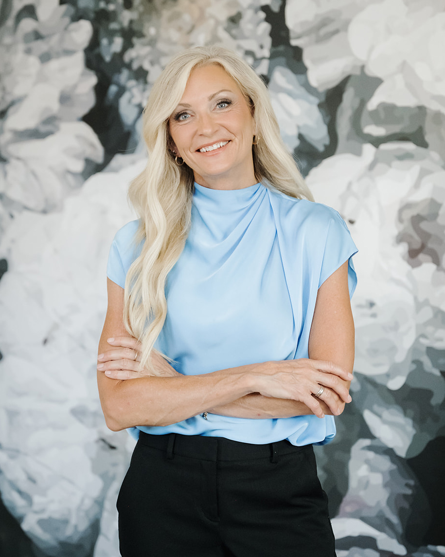Tina LeAnn, Leadership Advisor, NLP Practioner, Hypnotherapist, Quit Smoking Specialist